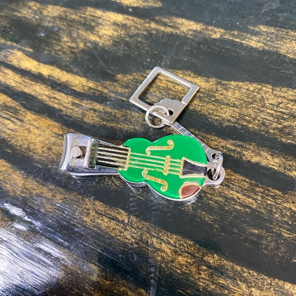 Guitar nail clipper. - Picture 3 of 3
